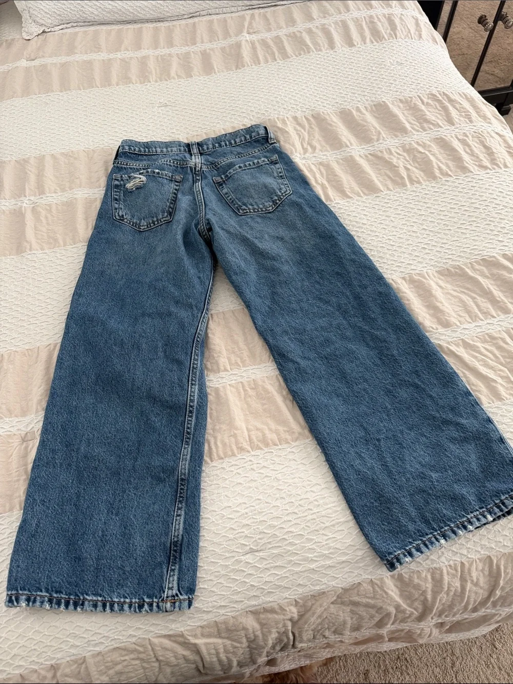 GAP Wide-Leg Distressed Jeans in Medium Blue